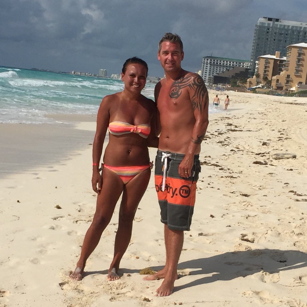 JoshJoshstevo's profile picture. rythm guitarist for the @creasesinjeans1. married 30 happy as a pig in shit