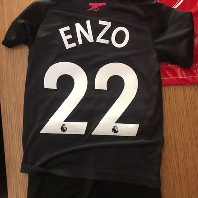 mzheating's profile picture. onwards and upwards!