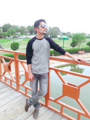 NaveedN77's profile picture. 