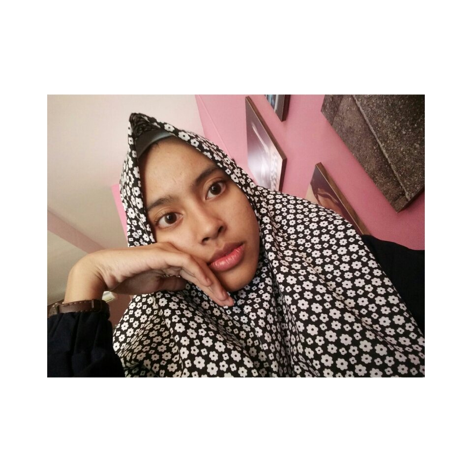 scheinmondlicht's profile picture. ig: milatuzzahrah