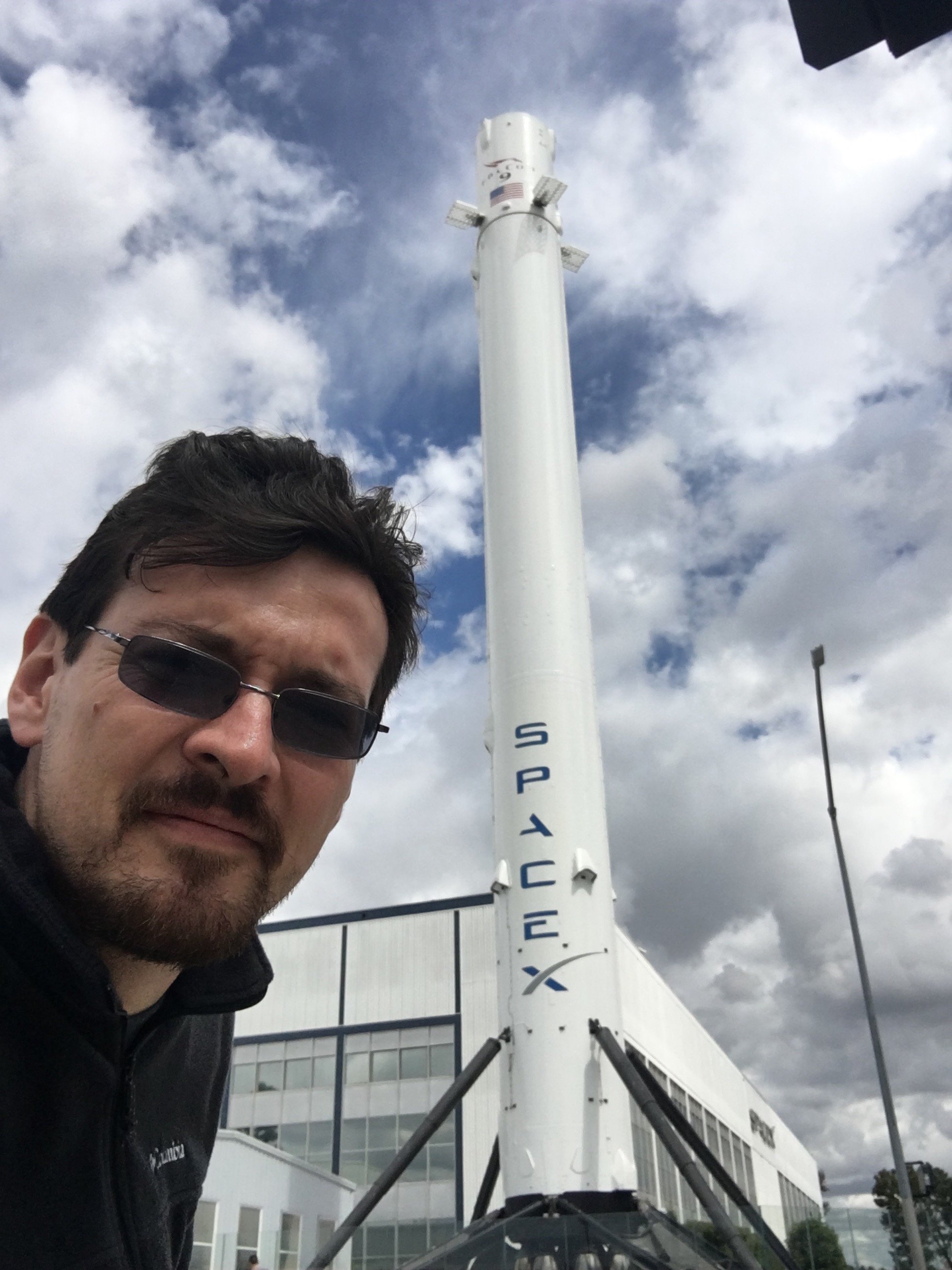 leozusa's profile picture. 🐕🚀🌙