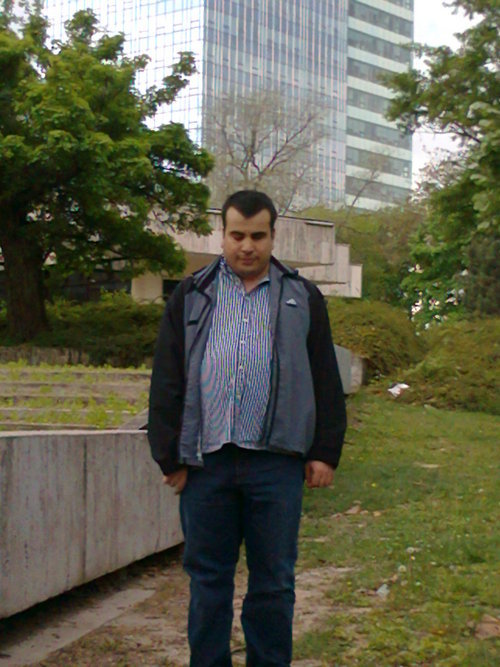 Married with a son, 37 years old, totally blind. I like recording nature and other ambient sounds. Twits only in English here. Follow @nikolaos_dem for Greek.