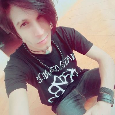 ●Chico HardCore 🤘 ●Metal & Rock And Roll                                   ●Musico/Cantante  ●RIVER PLATE ❤