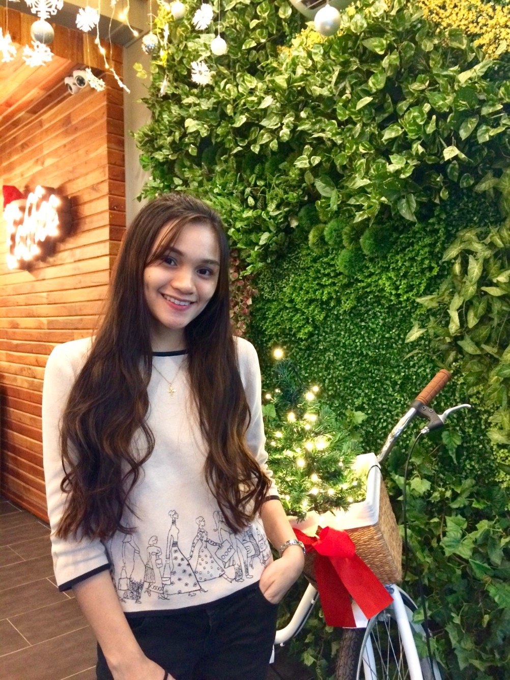 merrytoeknee's profile picture. 