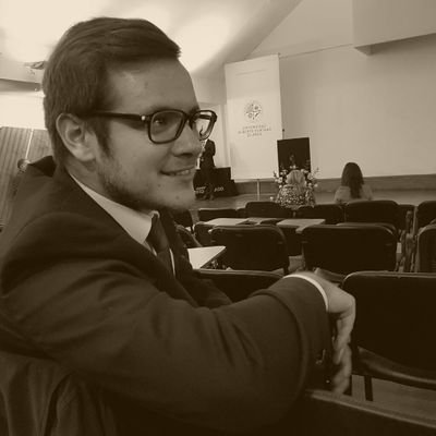 PuertoMontino en Stgo. Ex Presidente Centro Estudiantes Derecho UAH. Intentando ser leguleyo y profe de la misma U