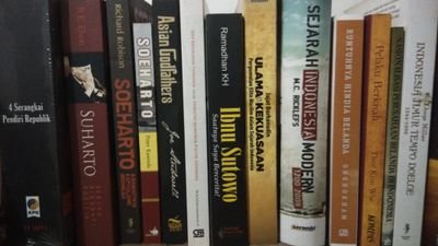 Merekomendasikan buku-buku sejarah dan sosial. Klik link di postingan untuk beli. #Affiliate managed by @VideoSejarah.