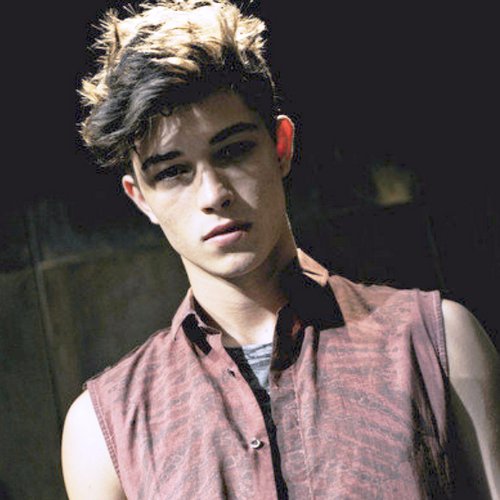 تصادق مع الذئاب على ان يكون فأسك مستعدا
francisco lachowski