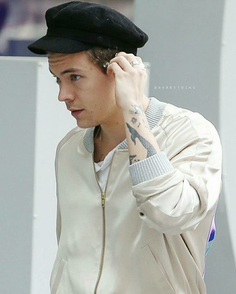 har_ry_s's profile picture. 7.5.18💕 Thai Directioner 💕
RIP Chester B.