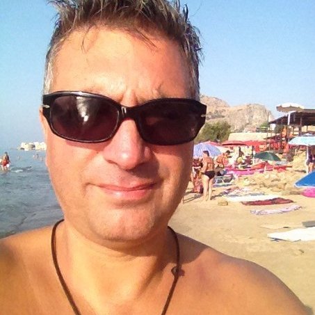 markharry12223's profile picture. Searching 😚