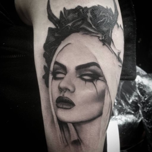 Tattoo Artist from Hobart, Tasmania- Australia. 

https://t.co/E4uoEHQEqS

Instagram/Slabzzz