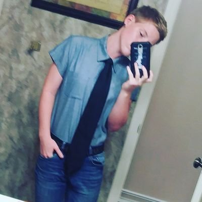 chey005's profile picture. 