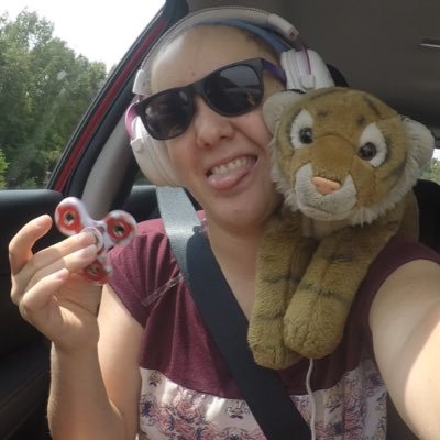 Traveling the 🌎 with Tiger on my shoulder! Twitch: https://t.co/22N6kAHas8 Youtube: https://t.co/wWJnvH6xLh