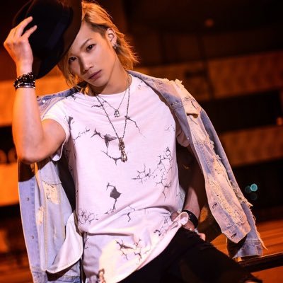 クラブ ATOM 本店 No.1以外は負けと同じ とか言ったことないけどそんな気持ちでNo.1継続してます♪♪ 誰でも気軽にフォローしてねっ☺️✨DMもまってます♪ ツイッターやり直したからみんなフォローして‼️‼️