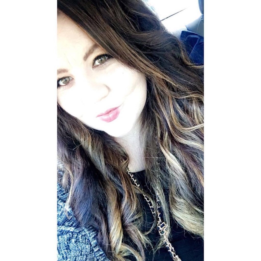 amaandamcneil's profile picture. 