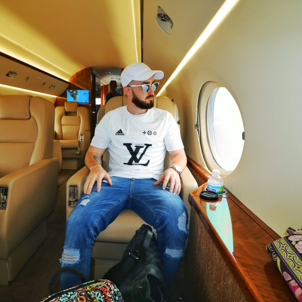 RealRich_'s profile picture. 