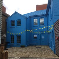 Blue House Yard(@bluehouseyard) 's Twitter Profileg