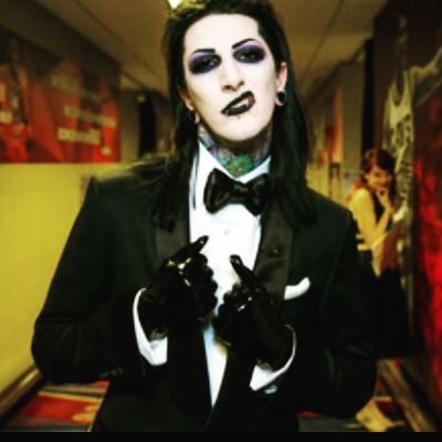 HI! you can either call me J or Julia. I am non binary so they/them/theirs/themselves, switched at birth superfan if you want to know more just ask!!