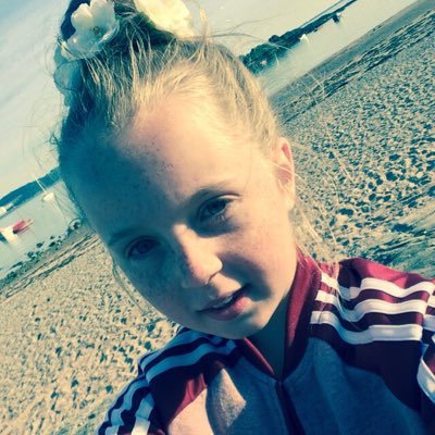 lozziebear1249's profile picture. 