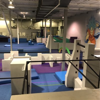 A parkour gym located in Philadelphia Pa. Posting super hilarious quotes👍