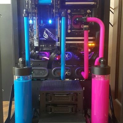 vinitinski25's profile picture. Не чего )