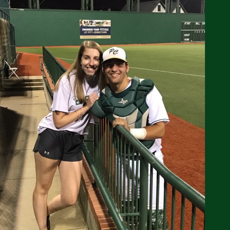 TonyFourBags7's profile picture. "Over every mountain there is a path, although it may not be seen from the valley." Theodore Roethke