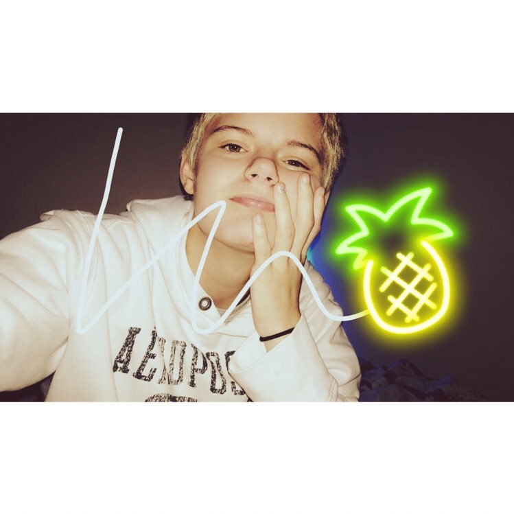 calm yourself it's just me 🤦🏼♂️ | dude I'm trans ⚧ | amosc: godhatespayton