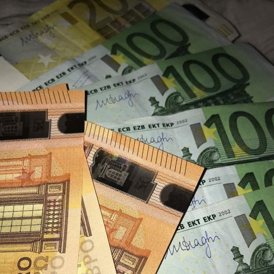 Remporte 100€ paysafecard ou des airpods en t'abonnant à @MarloPronosOFF