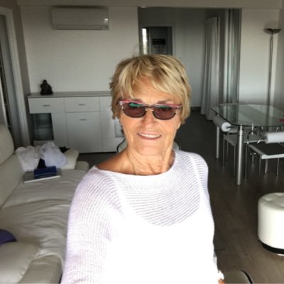 SimonetJackie's profile picture. 