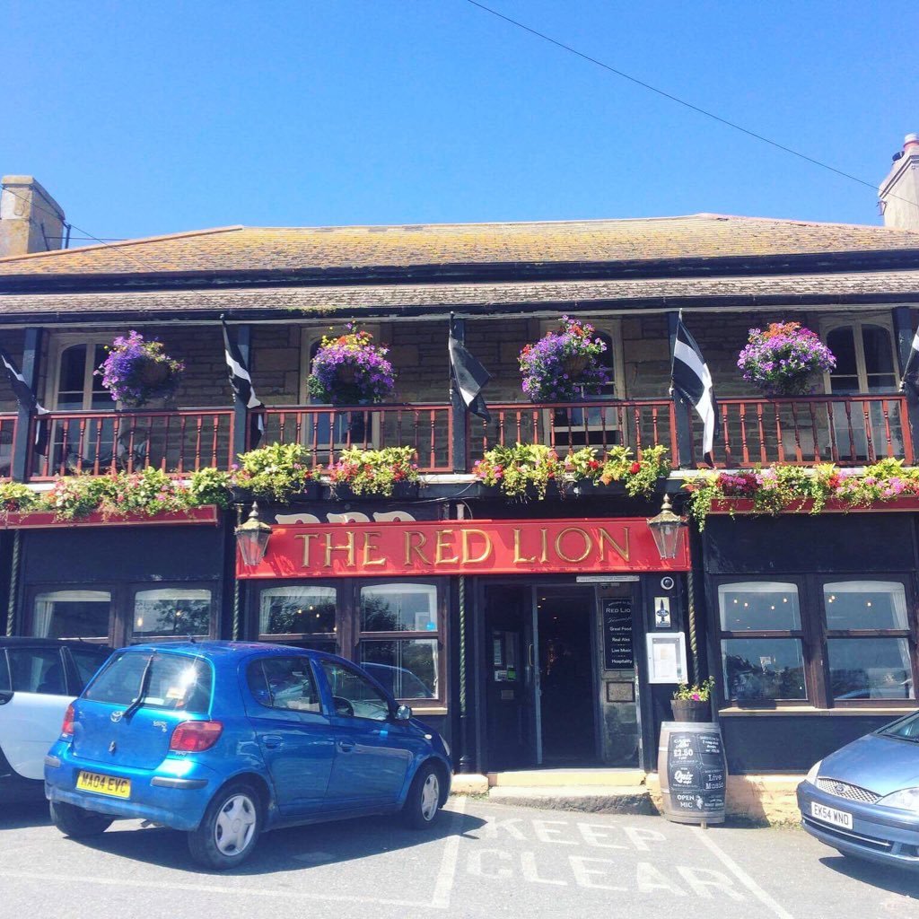 We're a little Cornish pub nestled by Newquay Harbour serving locally sourced food, guest ales, beers and ciders and have live bands every weekend xx