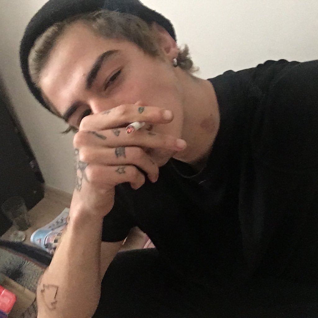 rpwalban's profile picture. you sniff lines, i write lines