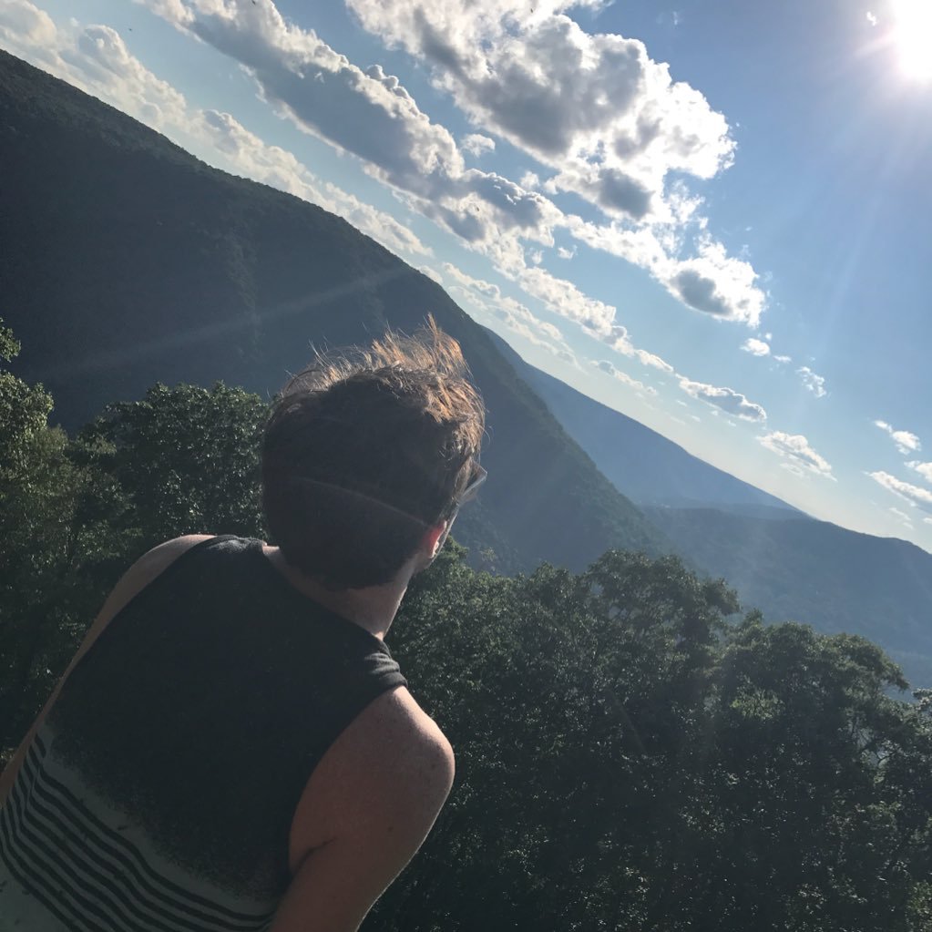 RobReich33's profile picture. FHS '17, Pitt '21 Duq Law ‘25 🏒⚽️ #H2P