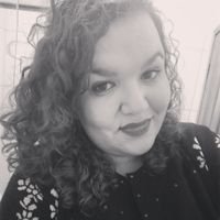 Carolinaas_g's profile picture. Liberte minha mente
Cure as minhas cicatrizes
Apague o passado
Dias negros para esquecer
E memórias para durarem
No meu coração...