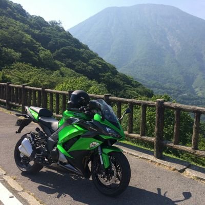 やほやほー、やっほい/
無言フォロー失礼します/ щ(ﾟдﾟщ)ｶﾓｰﾝ
/☆#XJR1300☆#KLX125☆/☆#Ninja1000/
#バイク乗りと繋がりたい