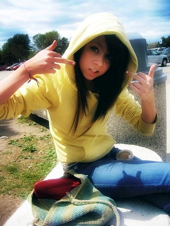 [More up thur ^^] Just one amazing Geek that fights dragons. Ohh yeah(: