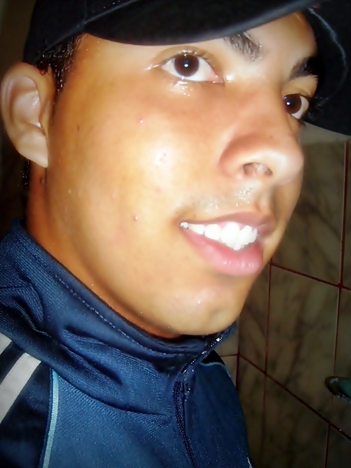 Peixes, 20 anos, futuro esposO de uma economista ou de uma TopModel. rs