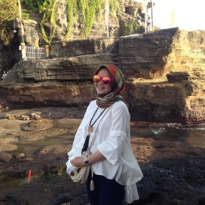 ponyyaa's profile picture. 