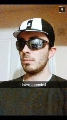 DaBoiaWest's profile picture. Nerd af