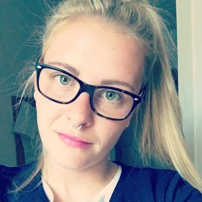 fraeuleinfrede's profile picture. ☠️ ̷l̷o̷s̷t̷ ̷p̷l̷a̷c̷e̷ ̷ 
🖌 𝕚𝕟𝕜𝕖𝕕 
🥩 ɹǝɥɔʇnq ɹǝʇsɐɯ
 ⚽️ 𝔥𝔞𝔪𝔟𝔲𝔯𝔤𝔢𝔯 𝔰𝔳