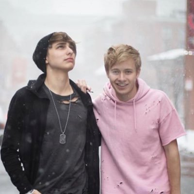 Follow me on insta Sam and colby211