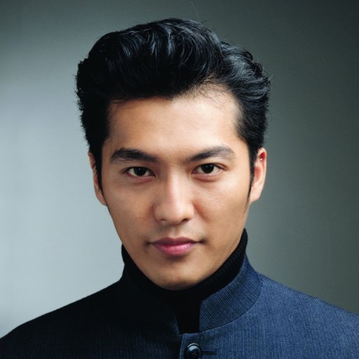 RealiableYang's profile picture. Everyone wants to save the world, but no one is willing to help his mother wash dishes.