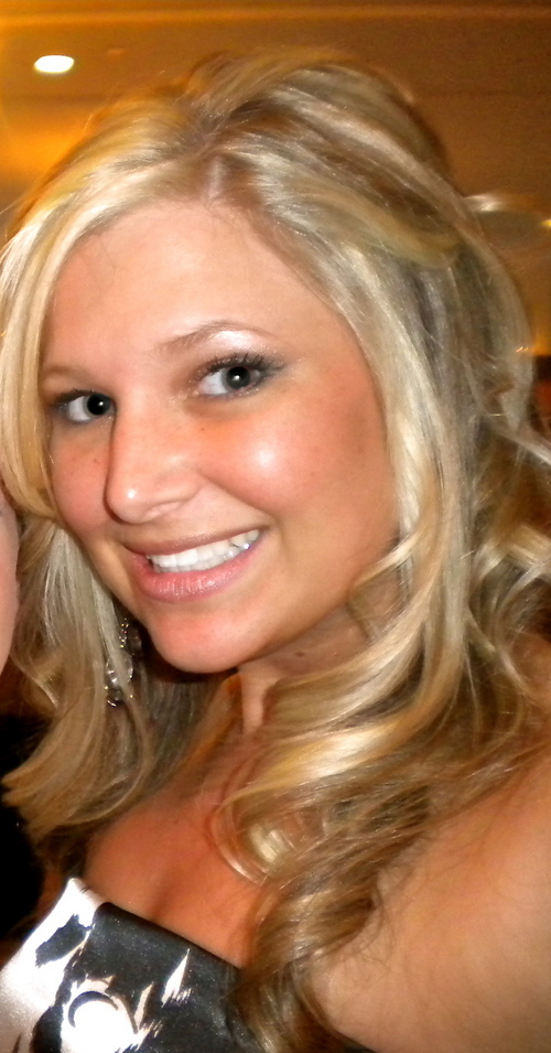 RTF/ journalism grad.. still in hopes for that dream job, maybe someday! music makes me smile :)