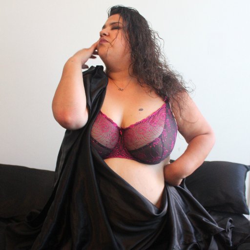 Sexy caramel plus size model. Body Positive. Love my curves.

Photographers, agents, & sponsors email mellepurple75@gmail.com for booking information