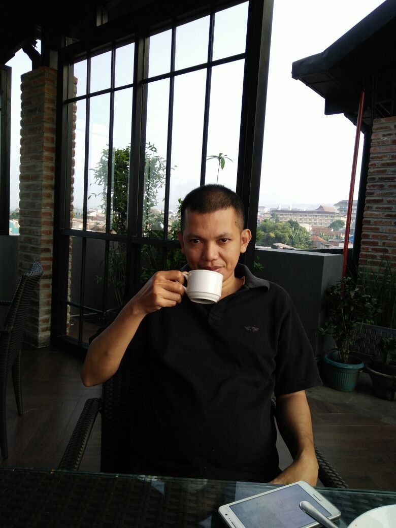 hendrikampai's profile picture. 利他林，专注达国内直发，telegram在线客服:https://t.co/CNVLNCyOv8