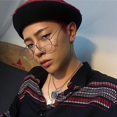 jihoonhf's profile picture. fuck yourself