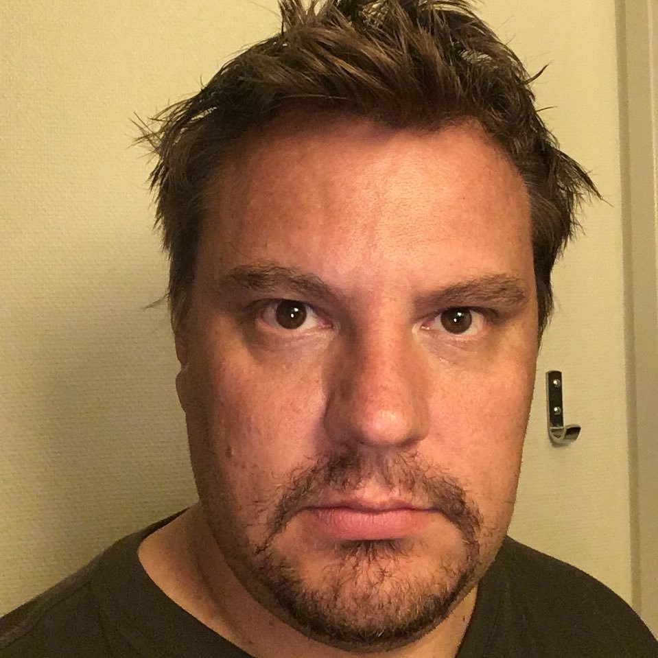 EtellJan's profile picture. Vad ska man skriva här? Jag är en gitarrnörd & träningsnörd! Min passion att spela gitarr har jag gjort sedan 1990 när jag började spela klassisk gitarr.