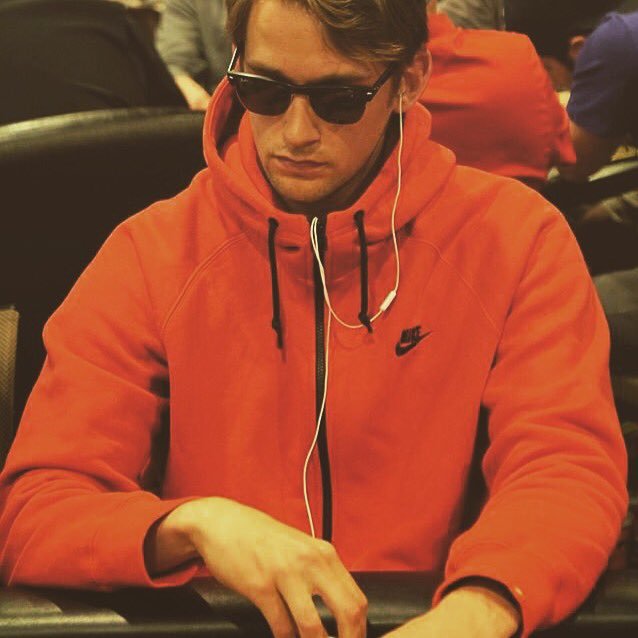 AaronxMull's profile picture. Poker | Moto