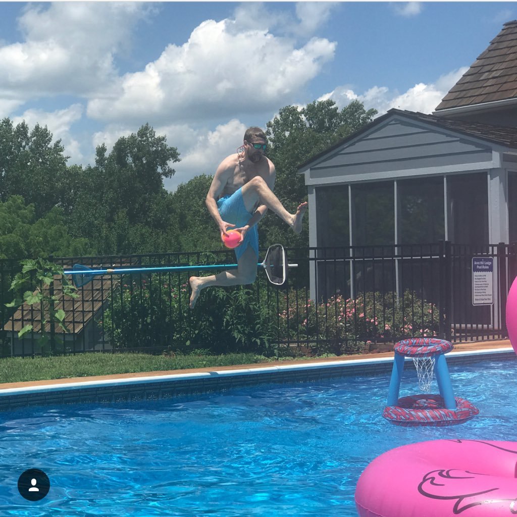 Poole_Party90's profile picture. UGA Alumnus 🐶🔛🔝🔴⚫️. Tar Heel Born & Bred 🐏🏀. Patriot 🇺🇸. Lover of dogs, whiskey, golf, and cracking a cold one with the boys 🍺#SAFTB.