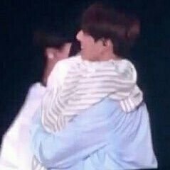 뷔쿤 ︶︿︶さんのプロフィール画像