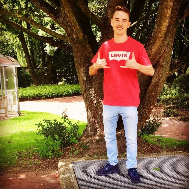 thegeniusChris's profile picture. 