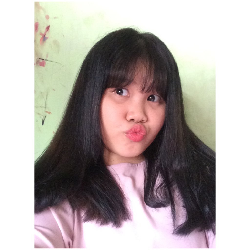 WidyaNainggolan's profile picture. love is blind